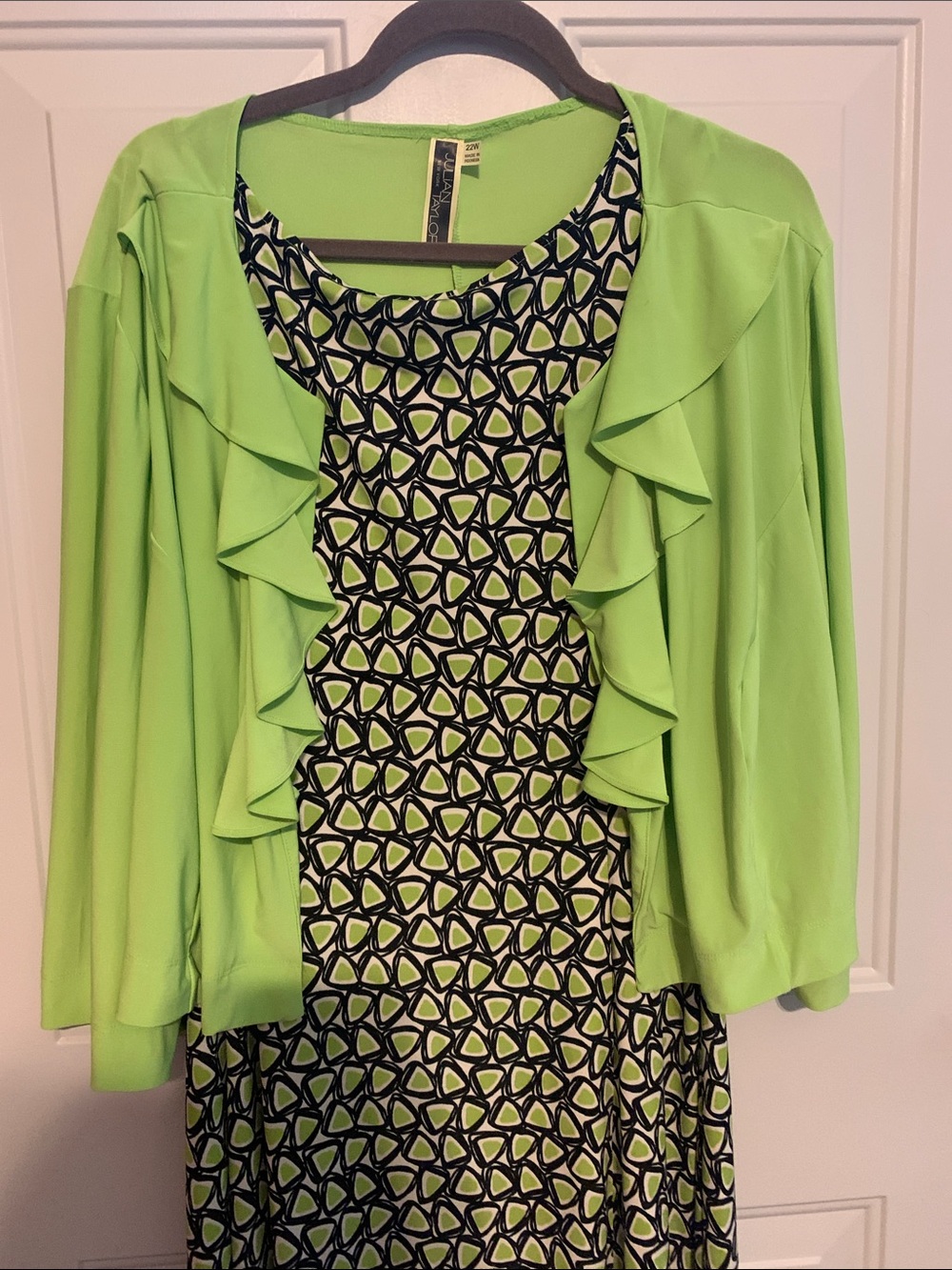 Julian Taylor Full figure Dress with Lime green Ruffled Jacket Size 22  Like NEW - Picture 3 of 11